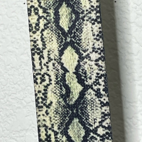 Adorned bag crossbody vegan leather messenger with strap & additional st… - Picture 3 of 8